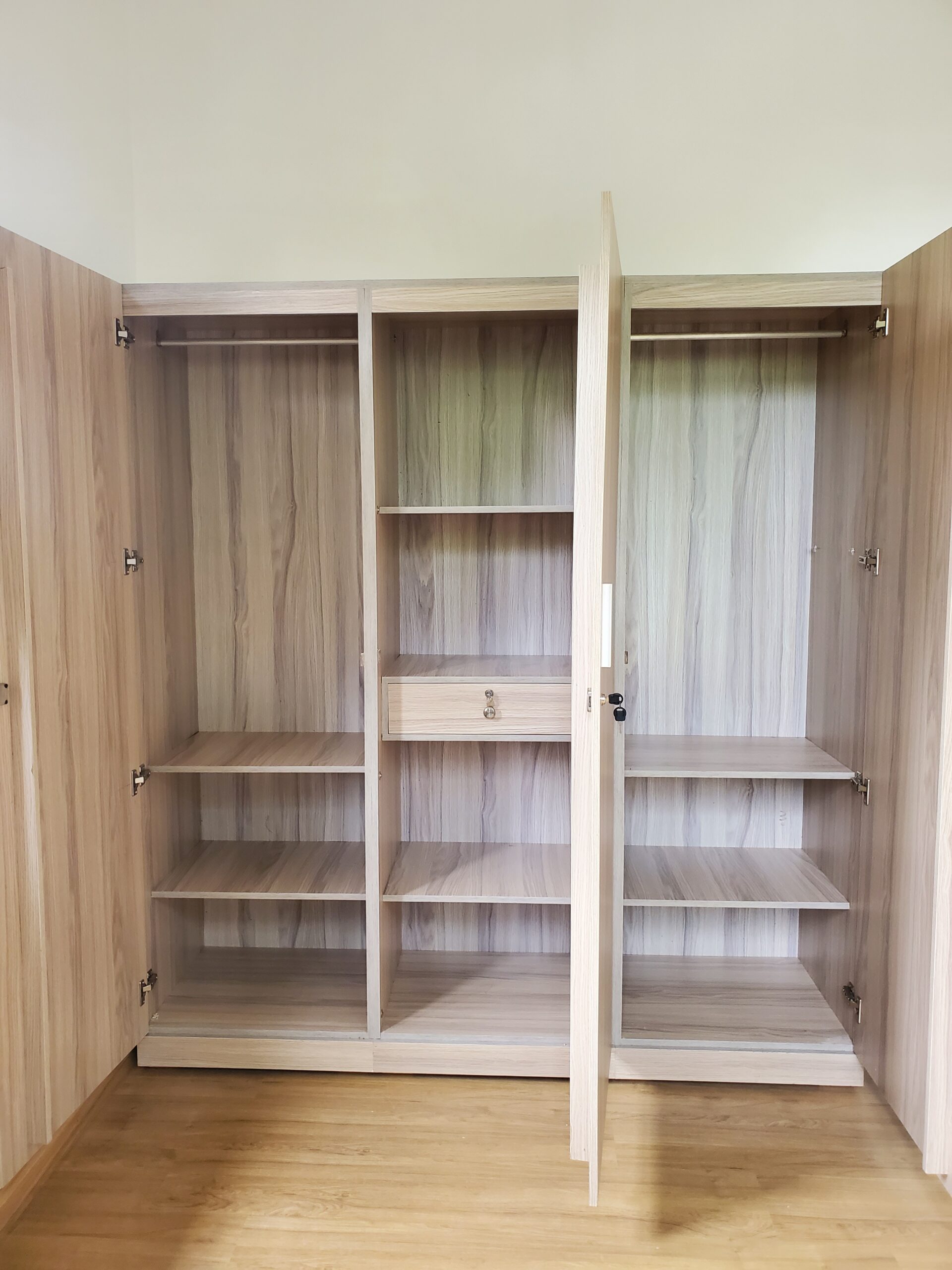 Aspen 3-Door Wardrobe