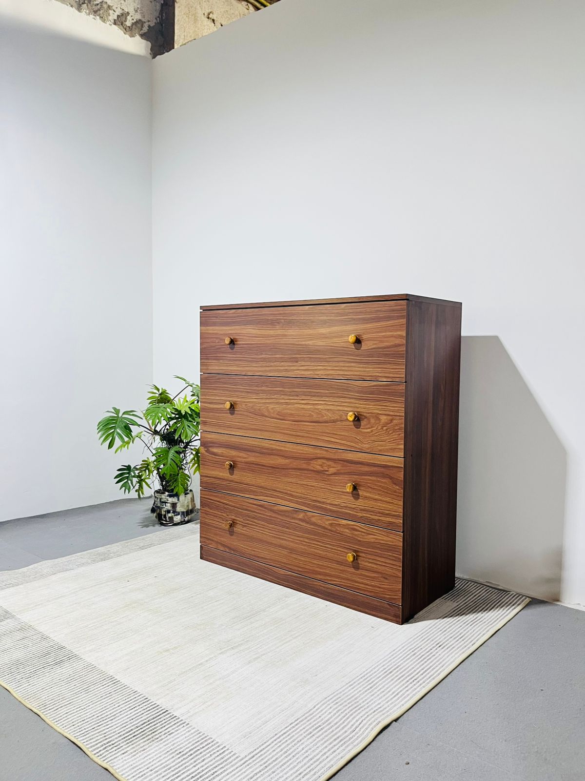 Novo Chest of Drawers