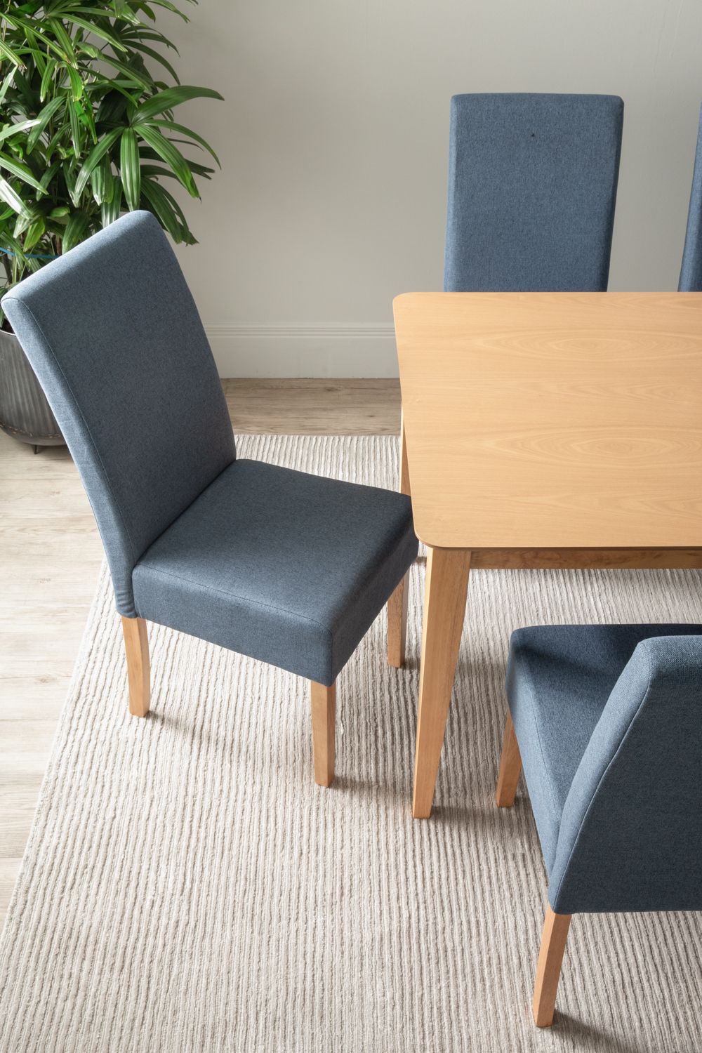 Mesi 4 Seater Dining Suite - Image 6