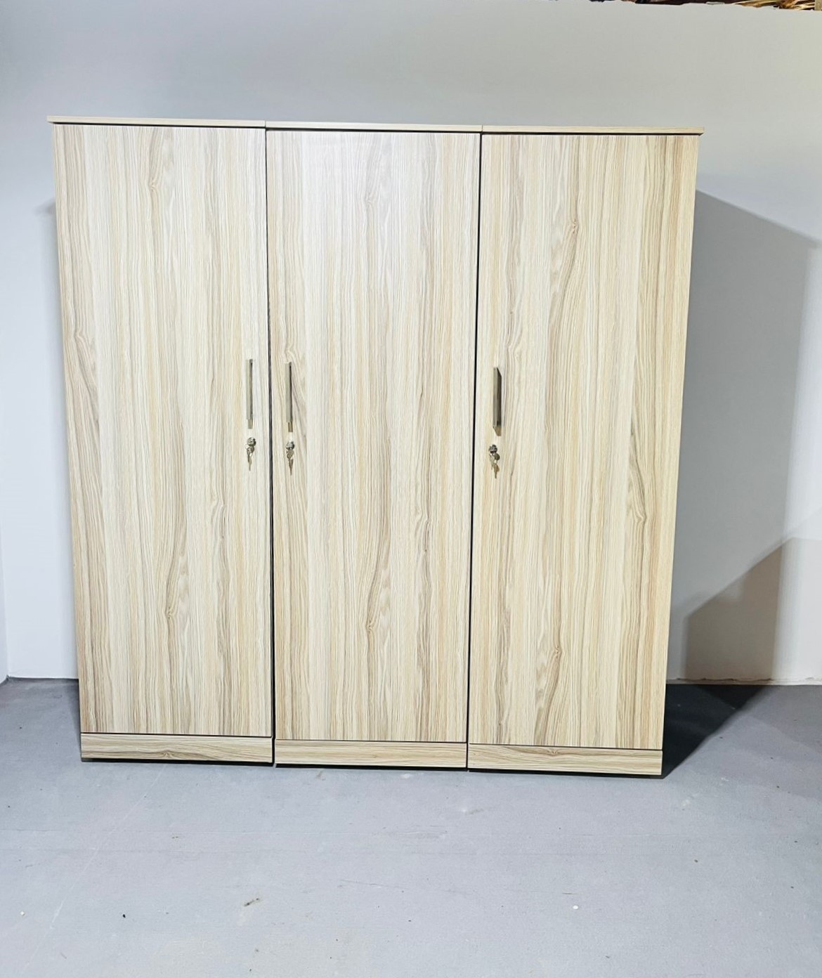 Aspen 3-Door Wardrobe - Image 4